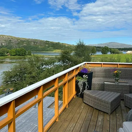 度假居 Seaside With Fjord Views In *