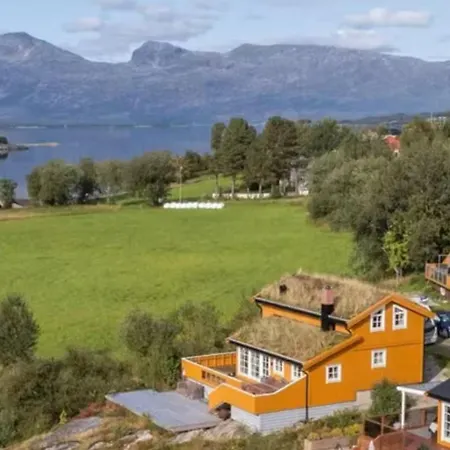 펜션 Seaside With Fjord Views In *