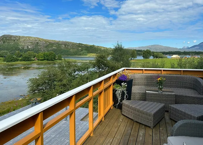 度假居 Seaside With Fjord Views In *