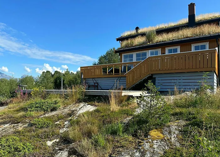 Seaside With Fjord Views In 度假居